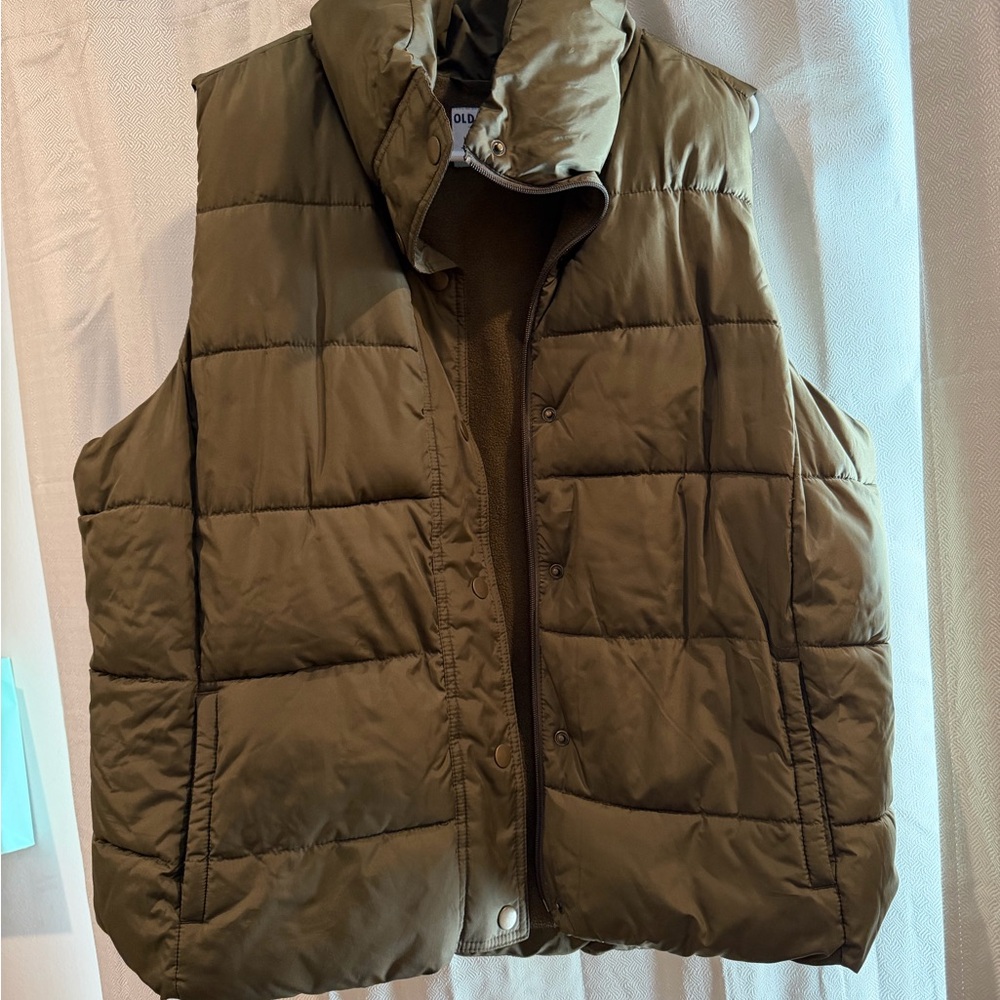 Old Navy Olive Green Quilted Puffer Vest